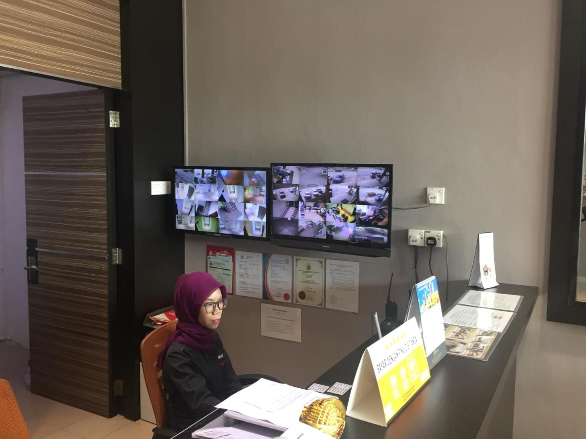 Ayer Hitam Hotel - Housity