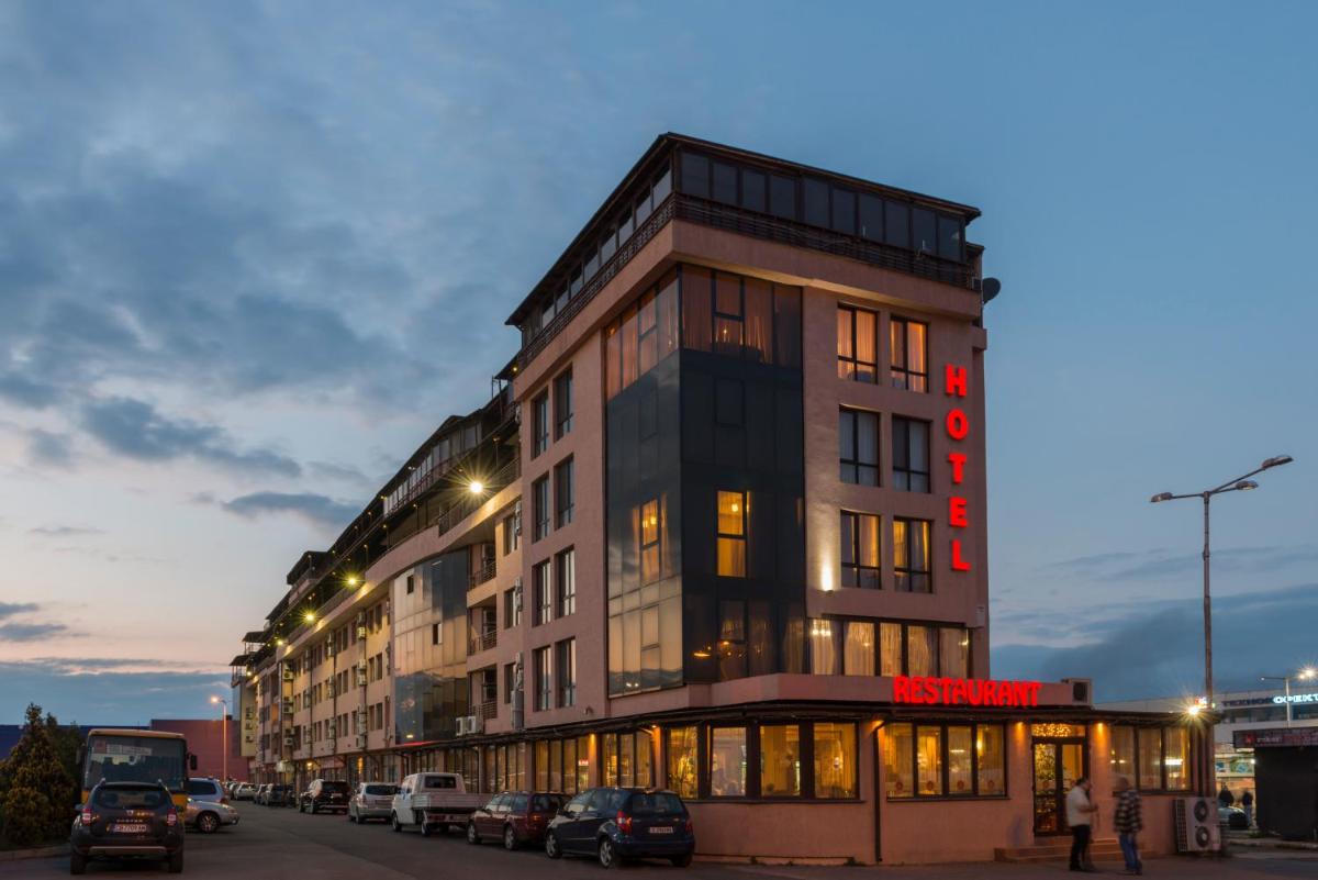Avenue Hotel - Housity