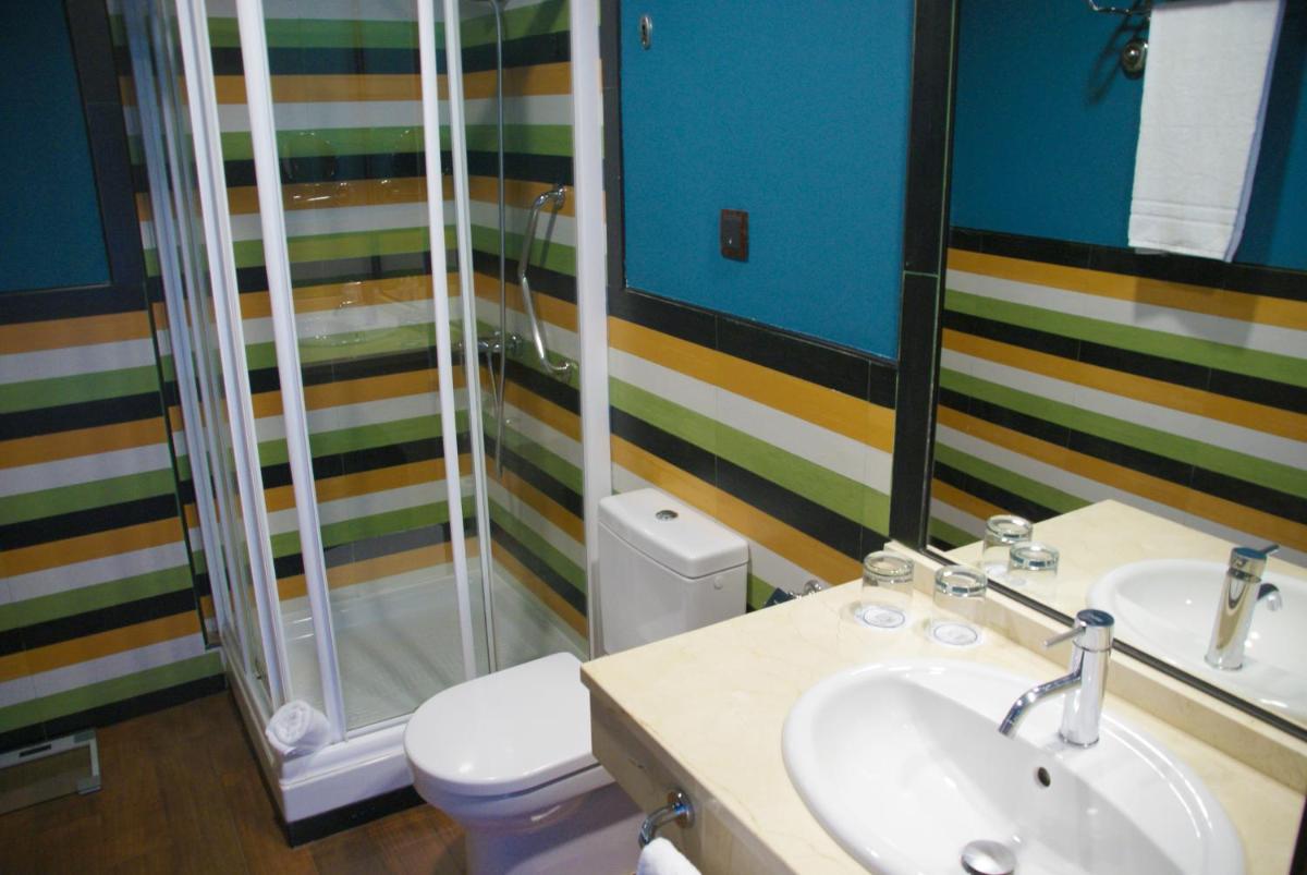 Un baño de Hotel Ritual Torremolinos- Adults Only
