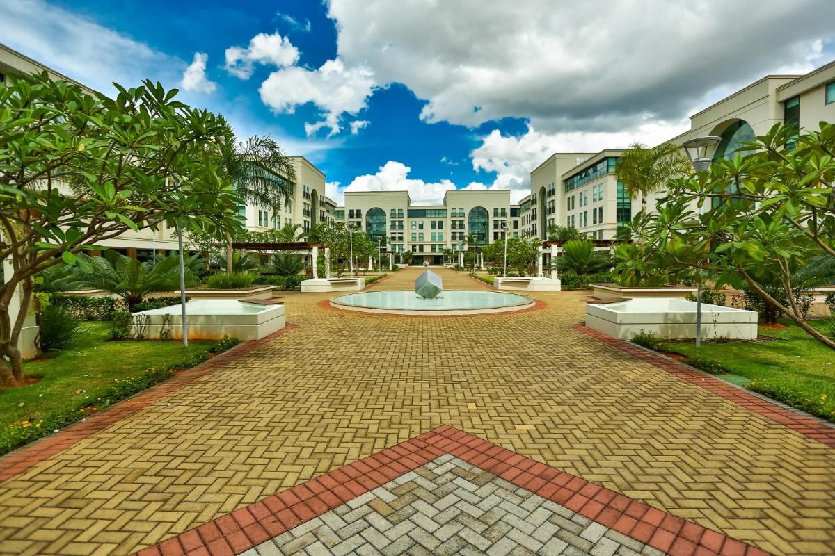 Quality Hotel & Suites Brasília - Housity