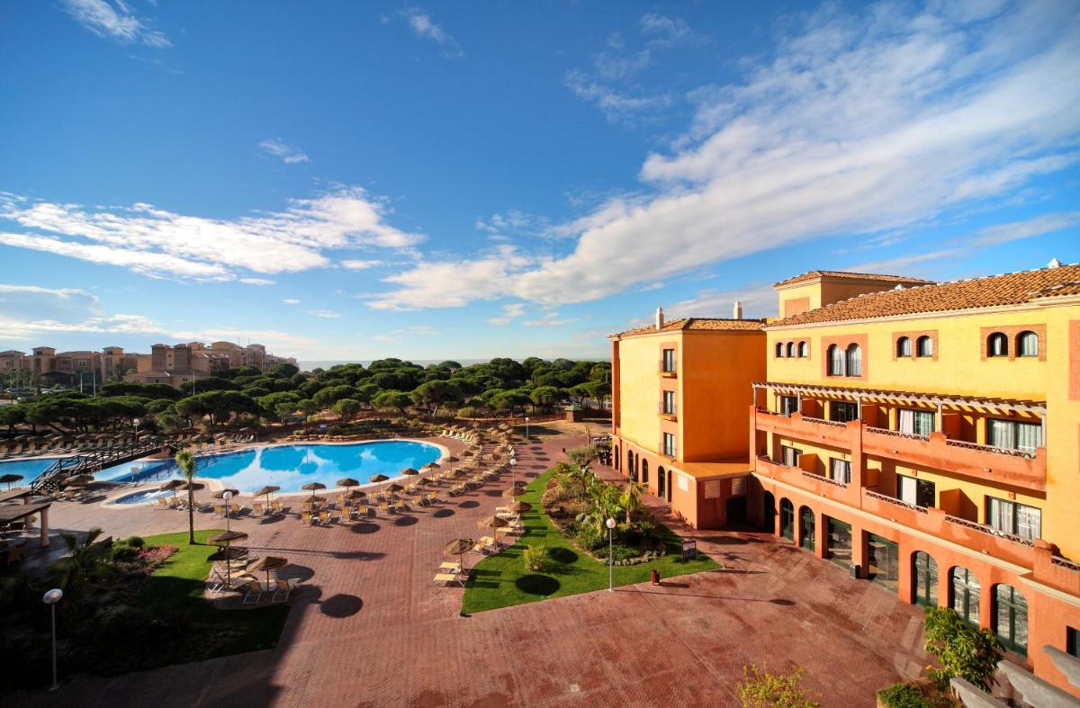 Piscina en o cerca de Barceló Punta Umbría Beach Resort