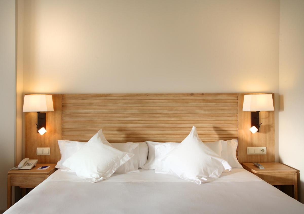 Cama o camas de una habitación en Barceló Punta Umbría Beach Resort