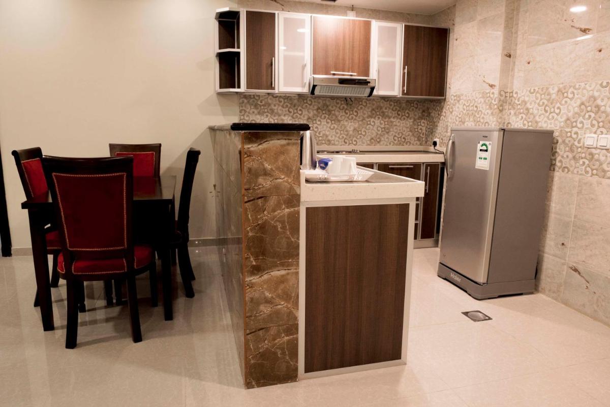 Suitetrails - Rolana Furnished Apartments