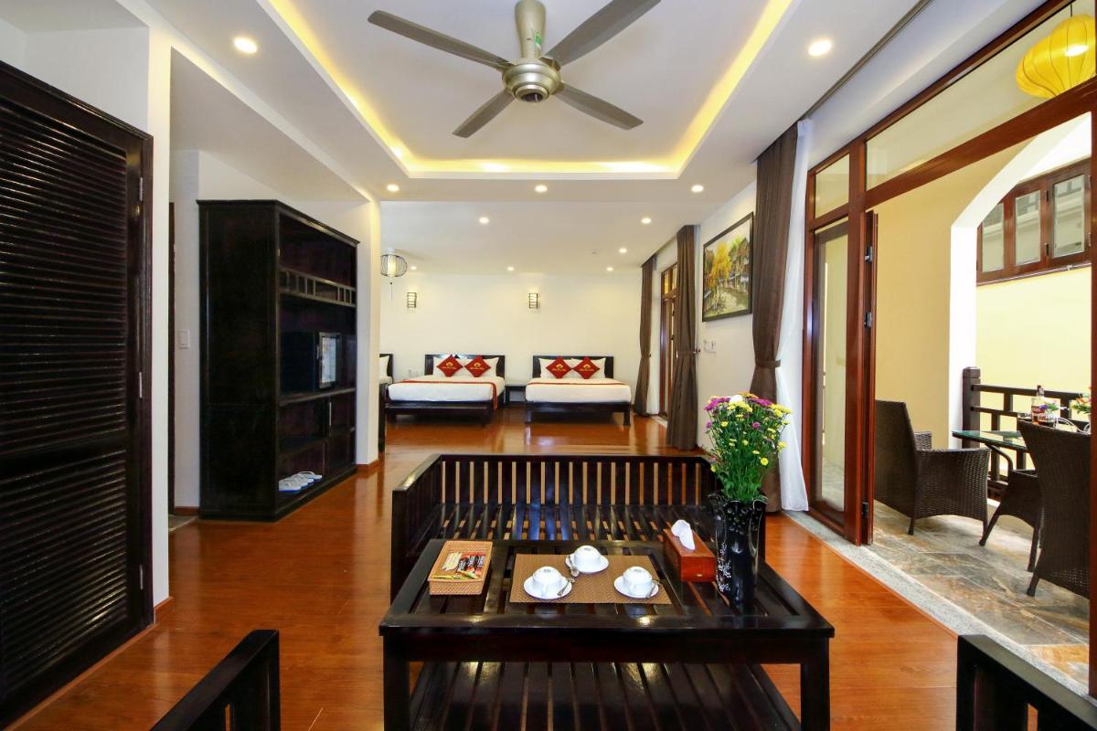 Little Town Villa - Housity