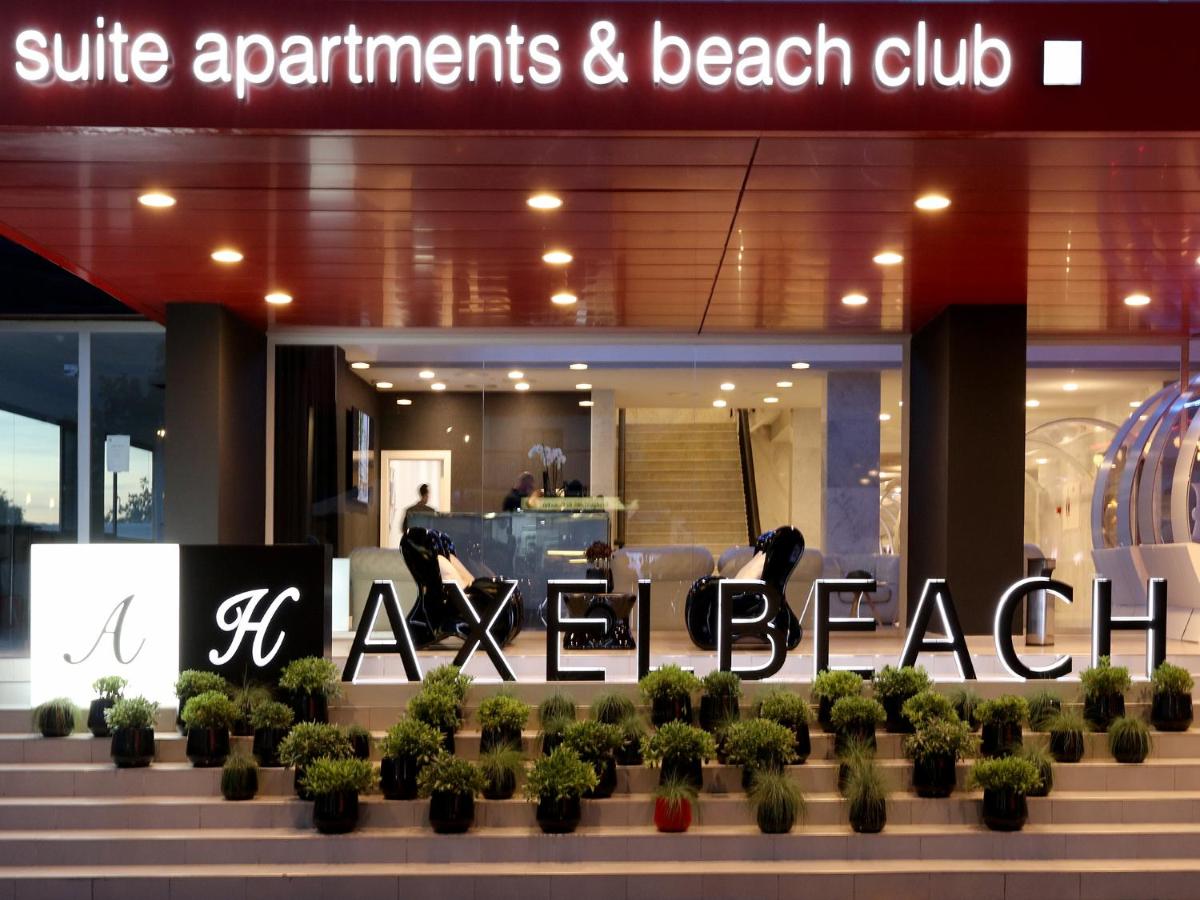 Certificado, premio, señal o documento que está expuesto en Axel Beach Ibiza - Adults Only