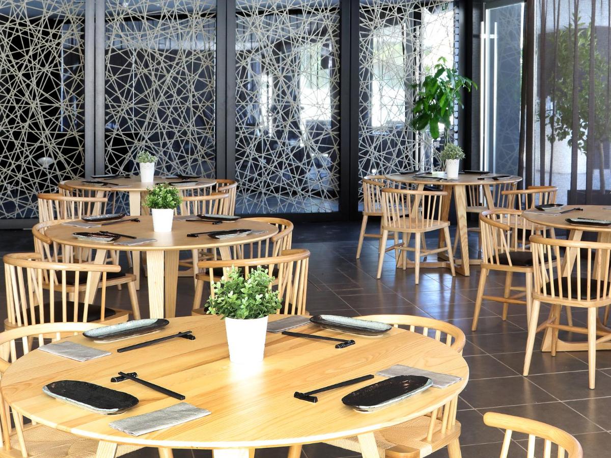 Un restaurante o sitio para comer en Axel Beach Ibiza - Adults Only