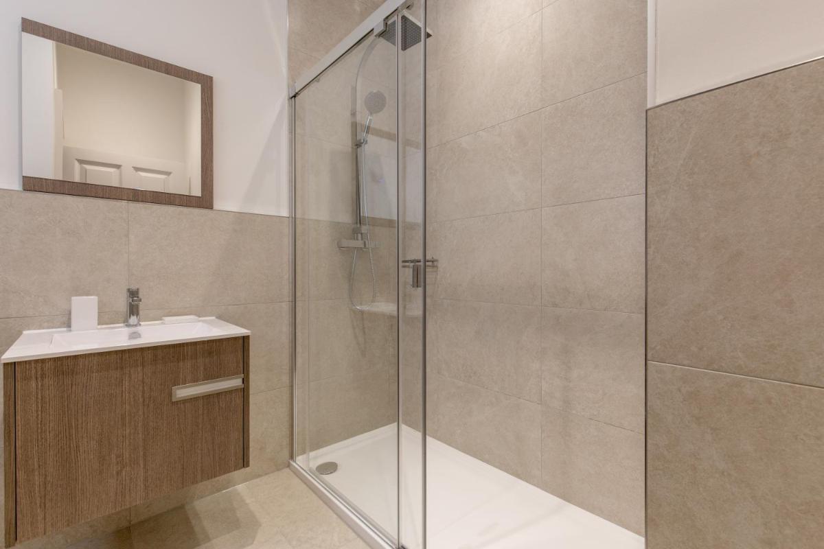 Destiny Scotland - Chisholm Hunter Suites - Housity