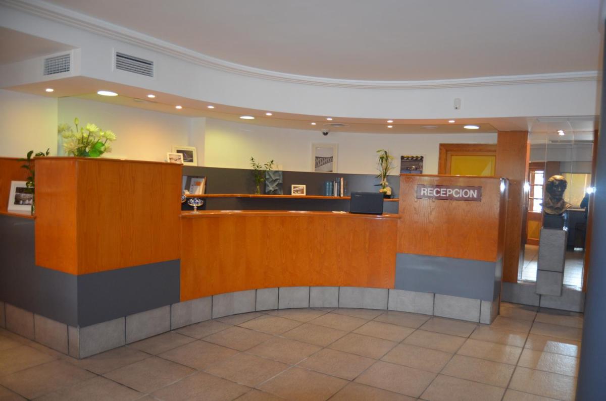 Hotel Brujas De Irues - Housity