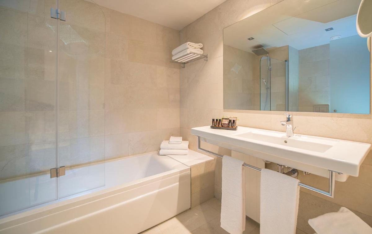 Un baño de Hotel & Spa Terraza 4 Sup