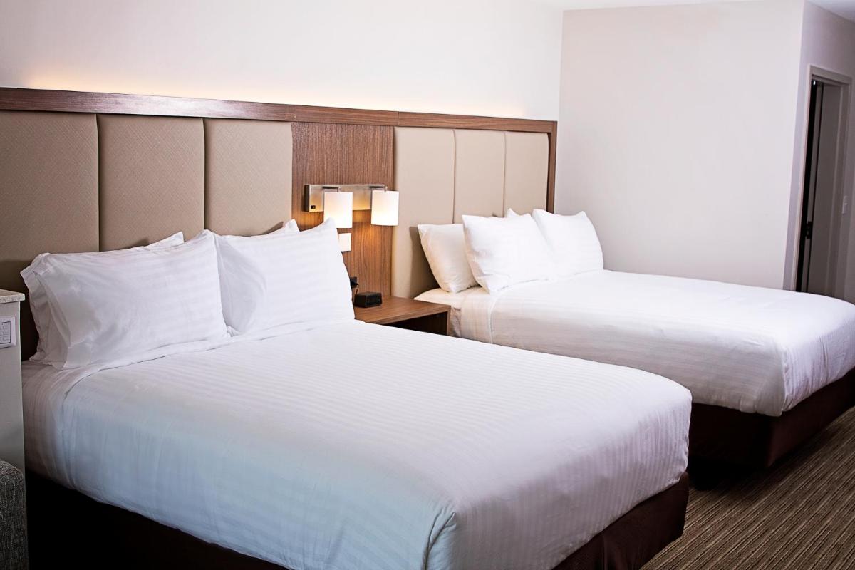 Holiday Inn Express & Suites Greenwood Mall, an IHG Hotel - Housity