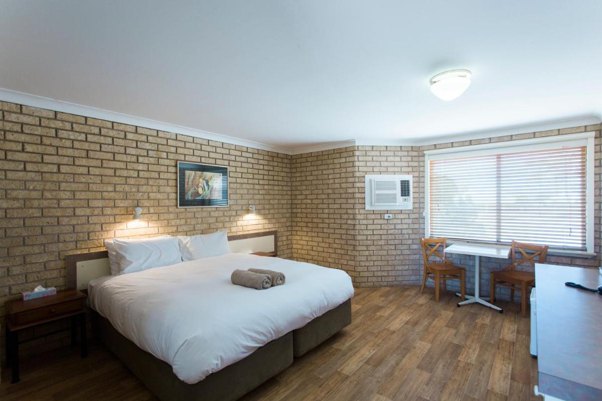 Potshot Hotel Resort - Housity