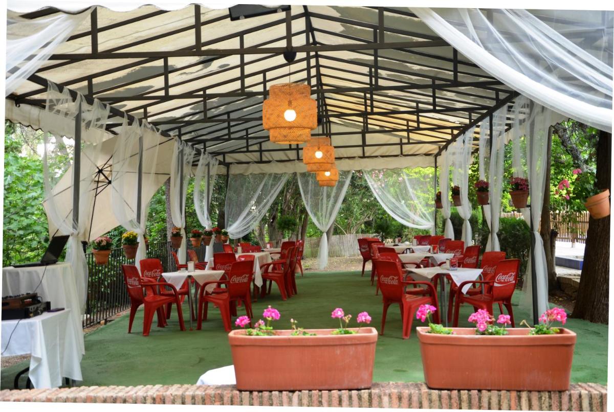 Un restaurante o sitio para comer en Balneario San Andres