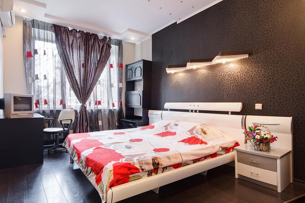 Two-bedroom Apartment on Pushkinskaia 54 - Housity