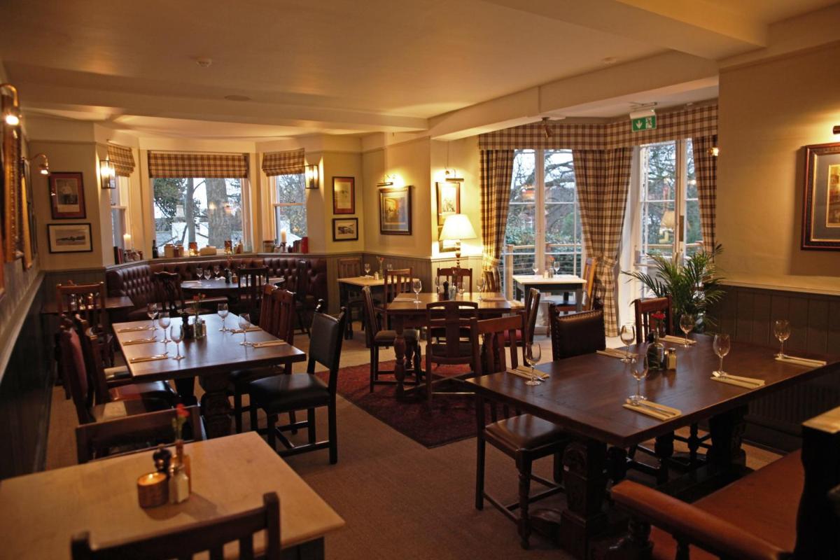 The Jug And Bottle - Housity