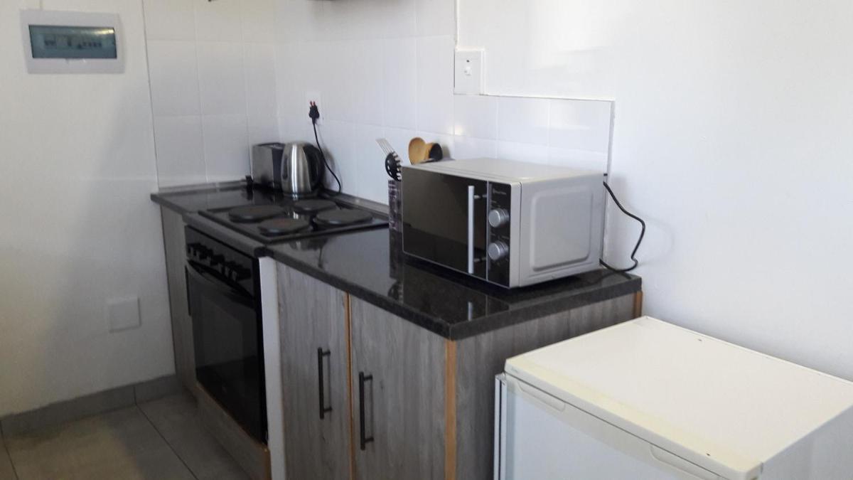 Suitetrails - Self-catering Studio, Unit 6 on Krupp