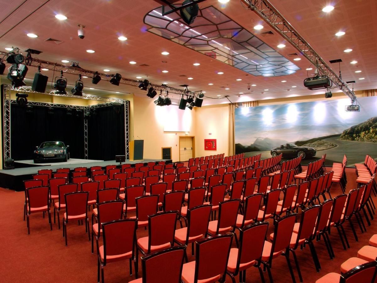 A área empresarial e/ ou a sala de conferências de Ria Park Hotel & Spa