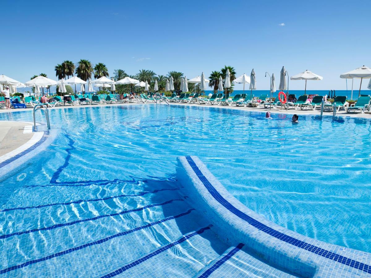 Piscina en o cerca de MS Amaragua