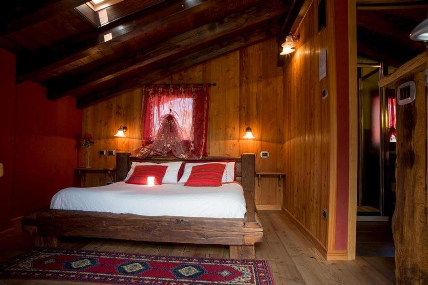 B&B La Maison D' Amelie Camere e Appartamenti - Housity