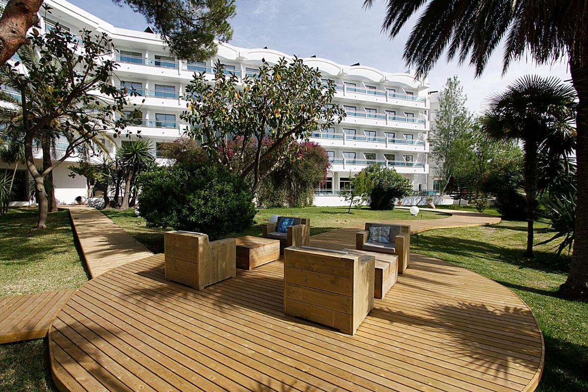 Jardín al aire libre en BG Rei del Mediterrani
