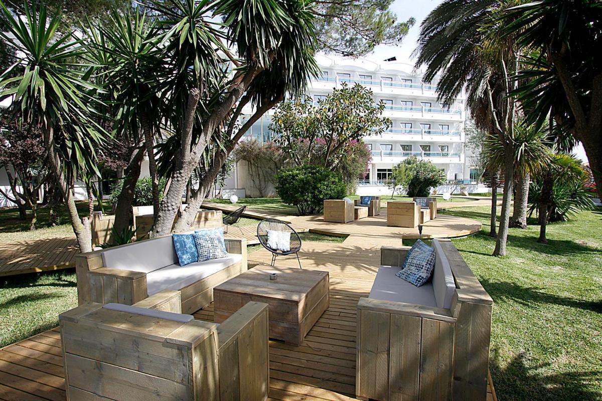 Jardín al aire libre en BG Rei del Mediterrani