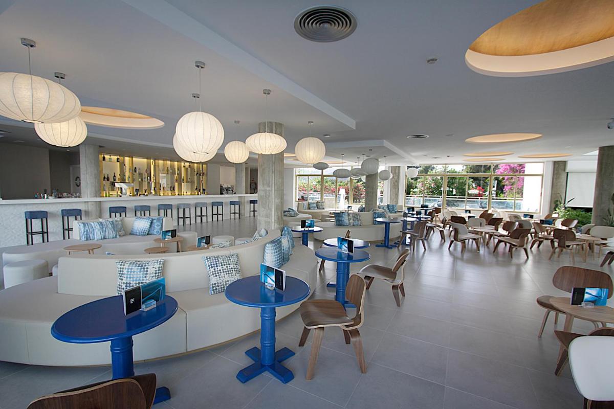 Un restaurante o sitio para comer en BG Rei del Mediterrani