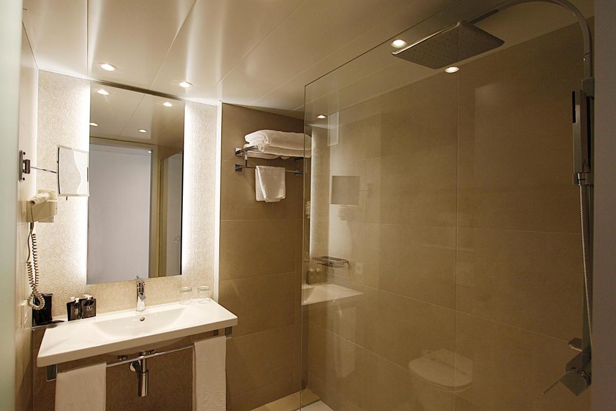 Un baño de BG Rei del Mediterrani