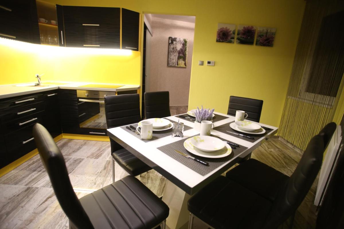 Centrum Lux Apartman - Housity