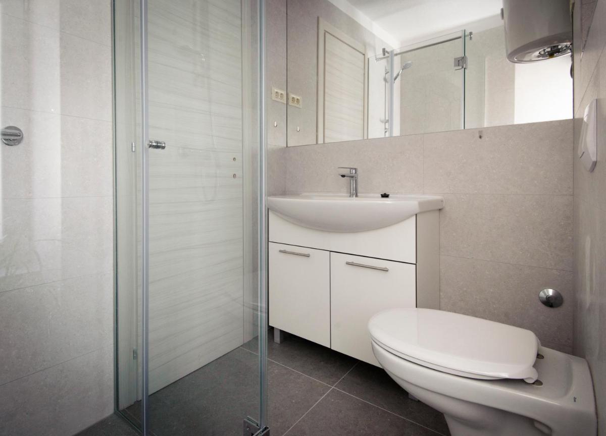 Nera luxery Apartments - Housity