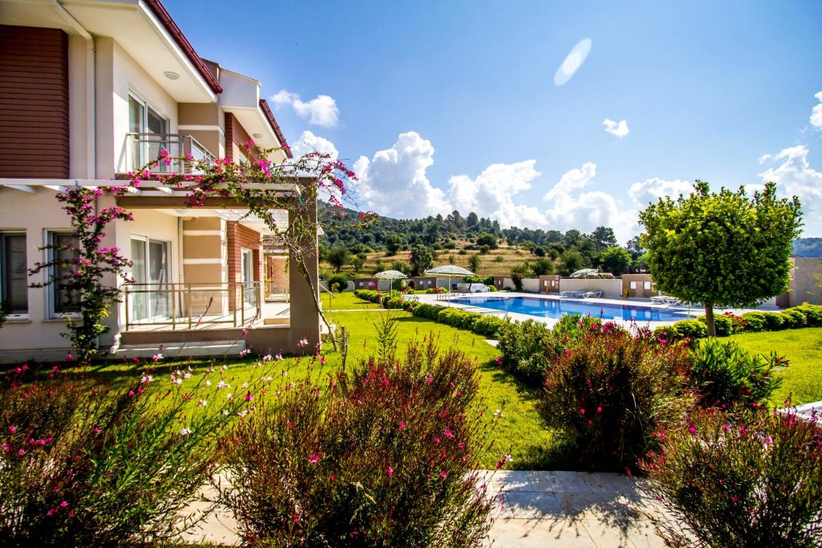 Golden Golf Sar?germe Villalar? - Housity