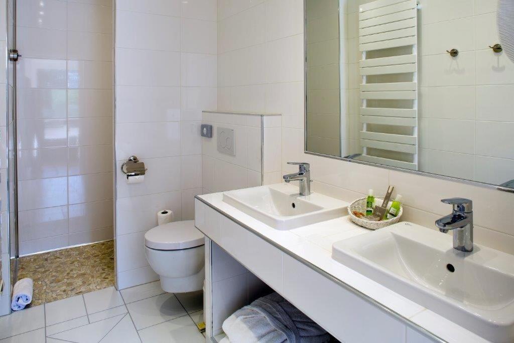 Salle de bains dans l'établissement Château de Fleurville & Spa