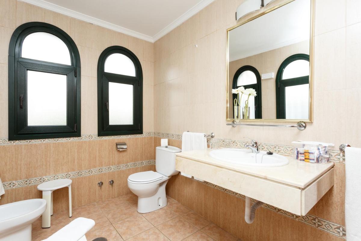 Globales Pueblo Andaluz - Housity