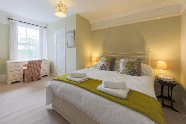 Monterey Country House - Housity