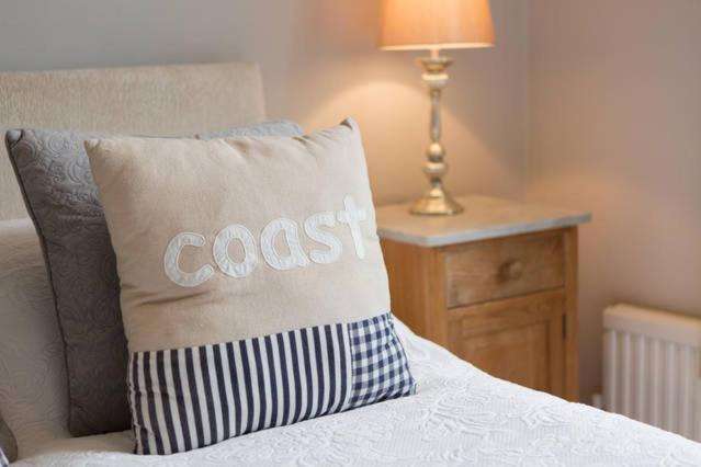 Monterey Country House - Housity