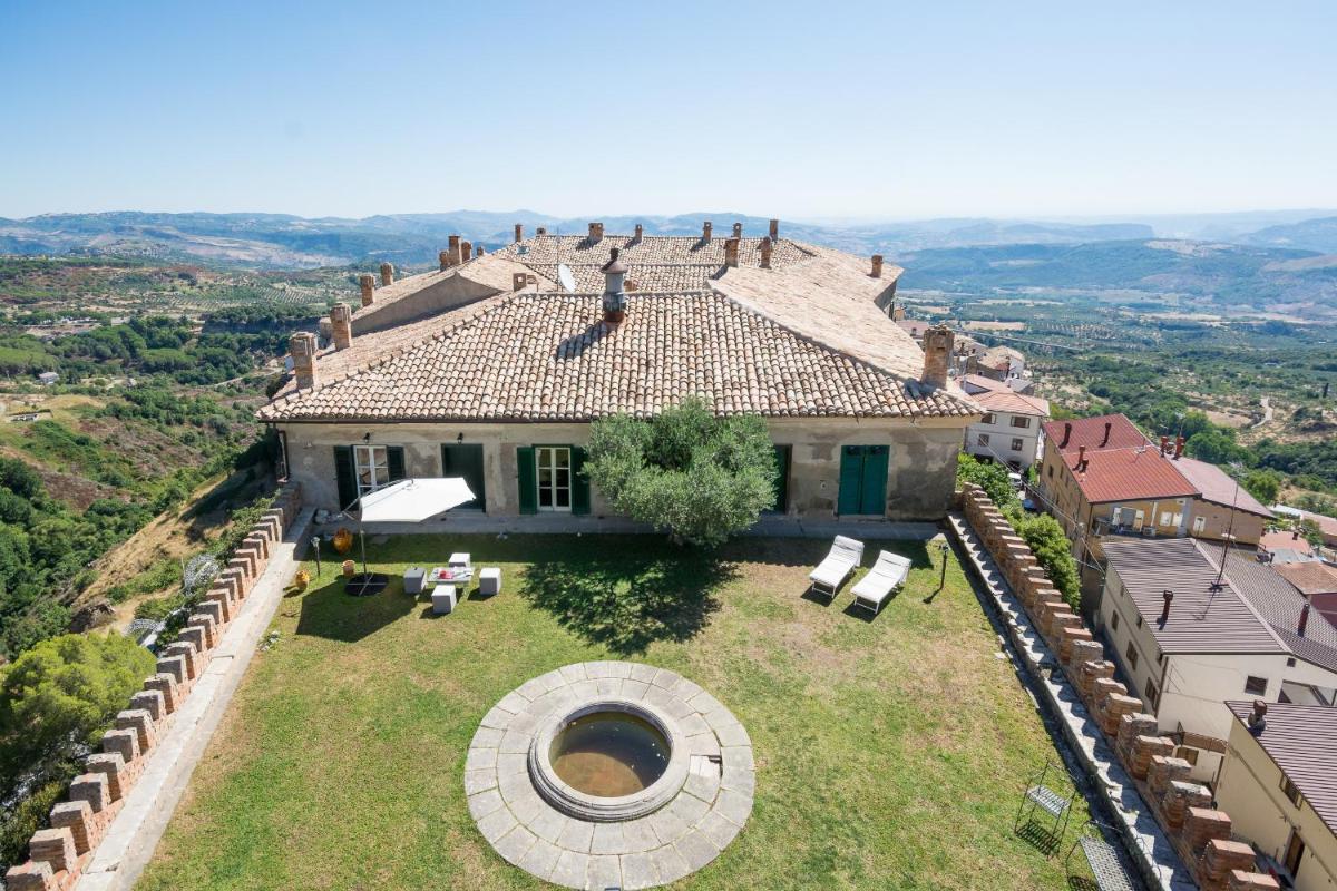 Castello Di Caccuri Suites - Housity