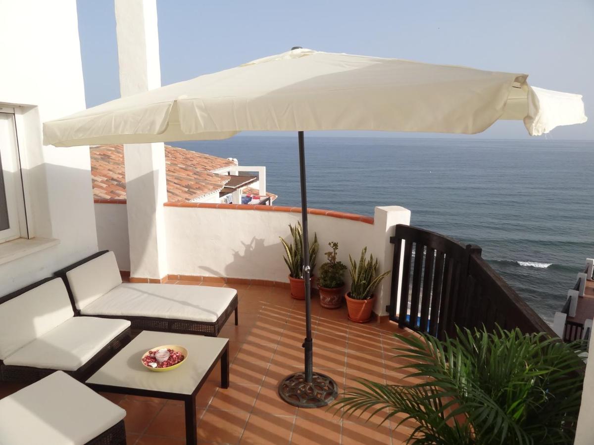 Beachfront Penthouse Apartment with Large Terrace and Breathtaking Sea Views close to Marbella Spain - Housity