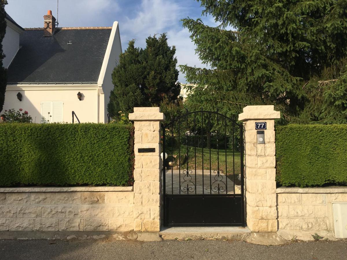 La Tour de Saint Cyr - Housity