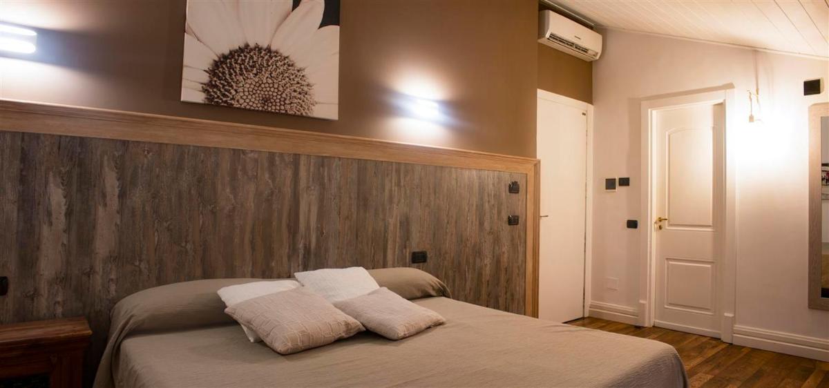 Hotel Mediterraneo - Housity