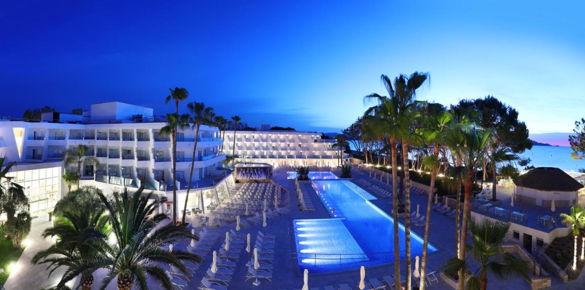 Piscina en o cerca de Iberostar Waves Playa de Muro