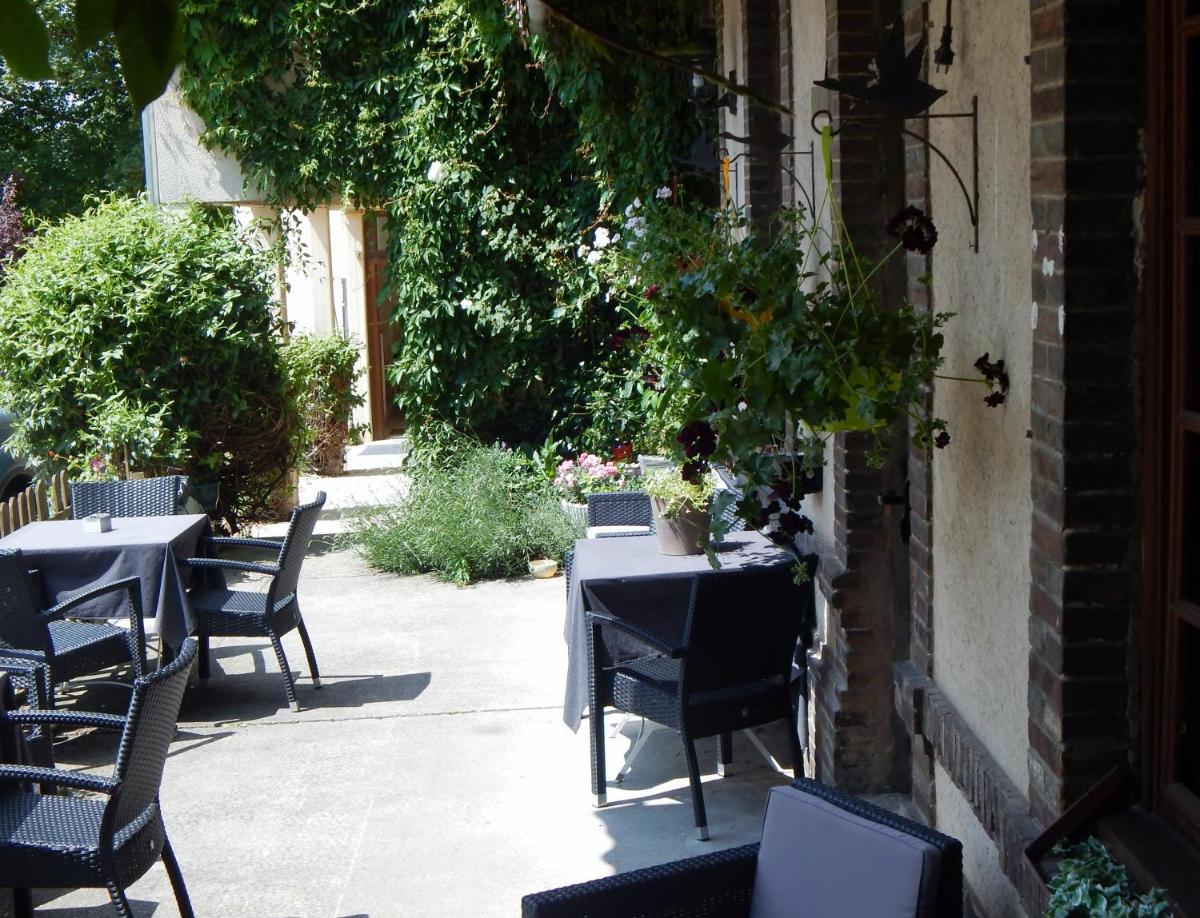 Hotel Restaurant Le Cygne - Housity