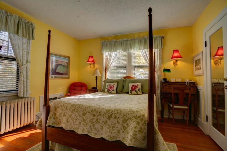 Brown Street Inn Bed and Breakfast - Housity