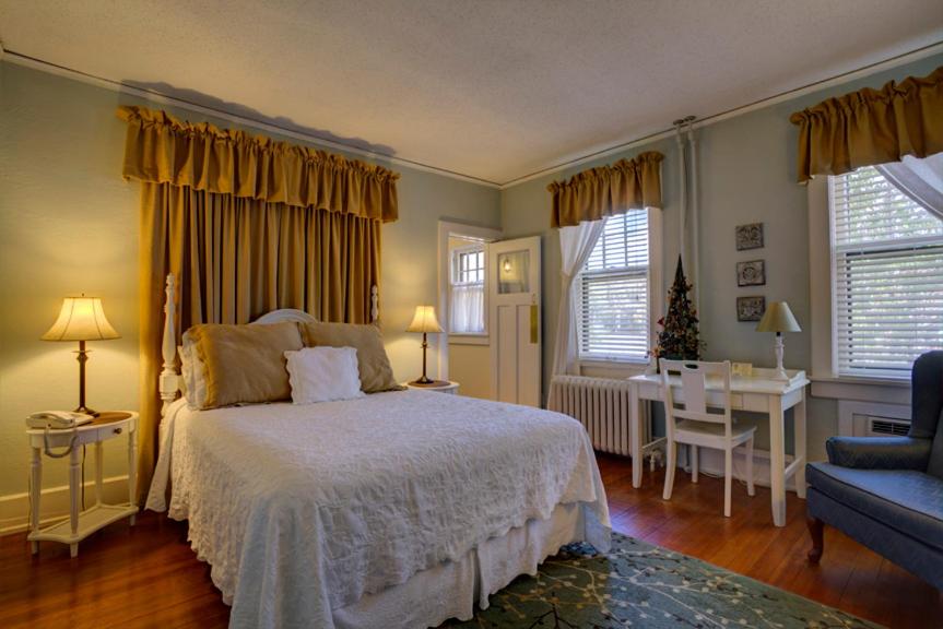 Brown Street Inn Bed and Breakfast - Housity