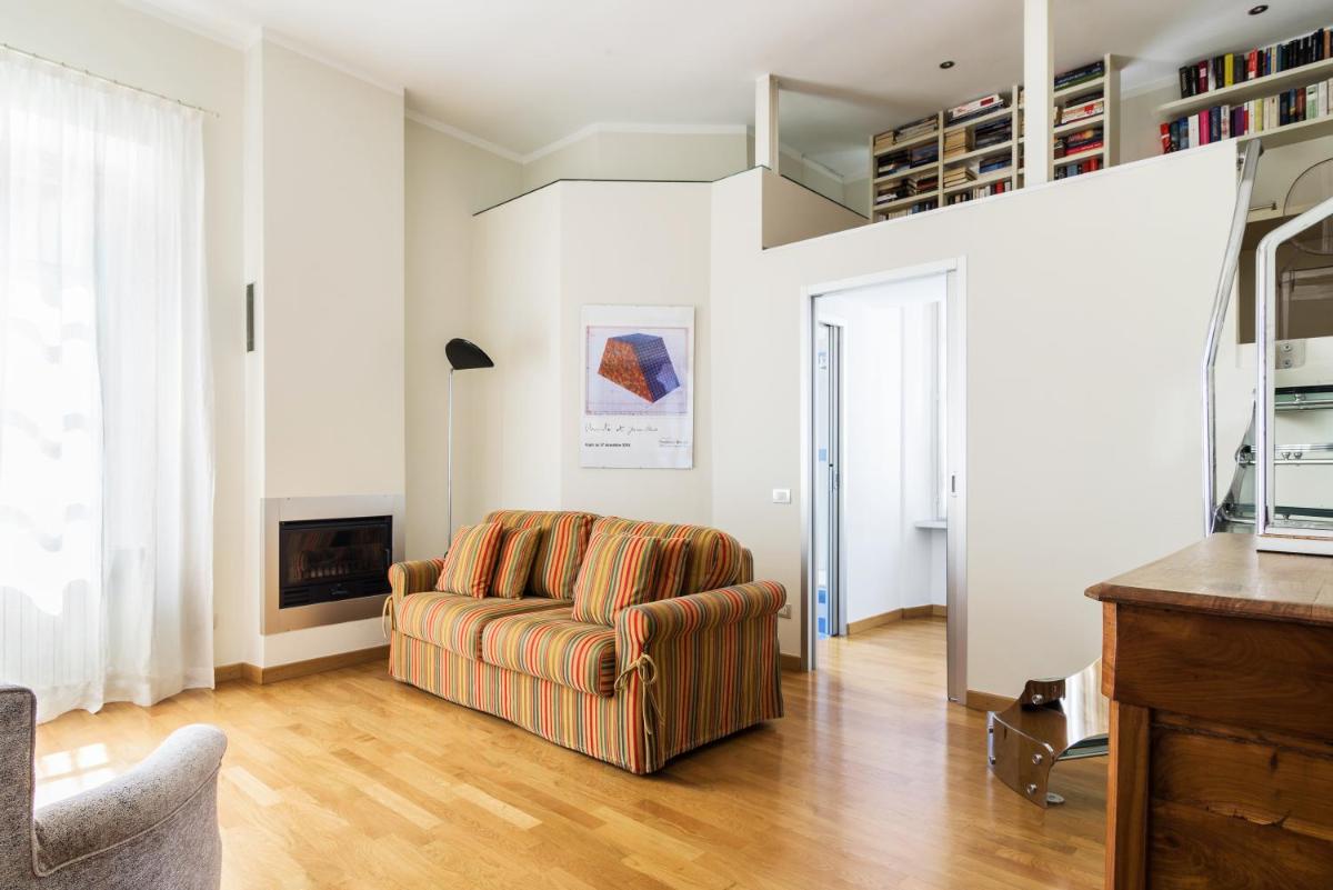 Via Rusconi 10 - byMyHomeinComo - Housity
