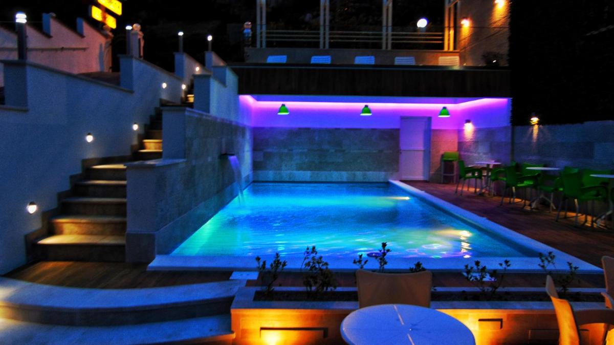 Hotel Villa Nadin - Housity