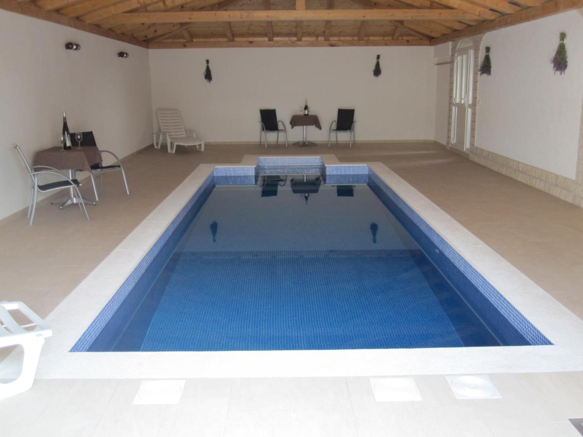 Villa Lily - Housity
