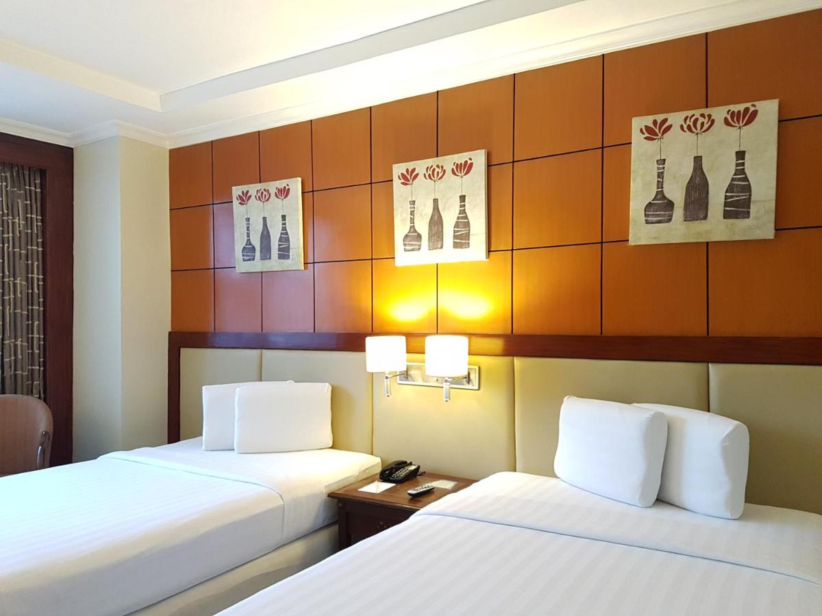 Cebu Parklane International Hotel - Housity