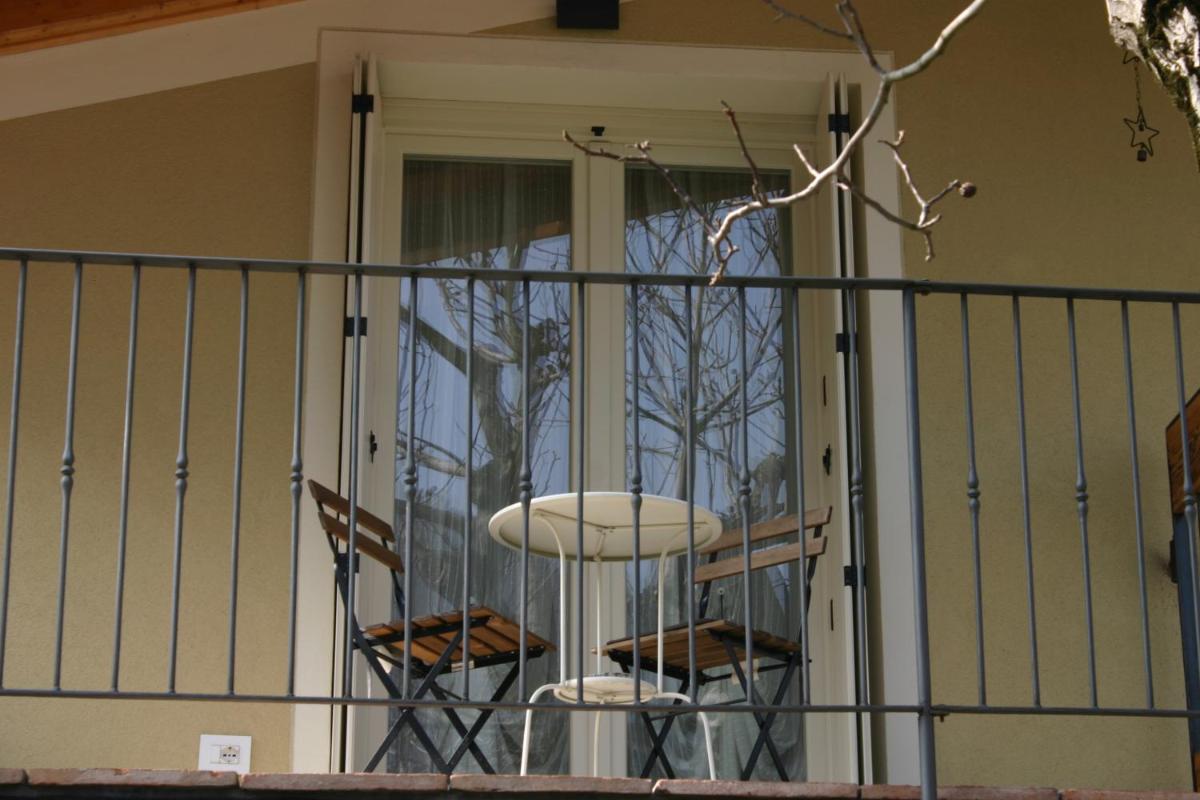B&B Il Noce alla Finestra - Housity