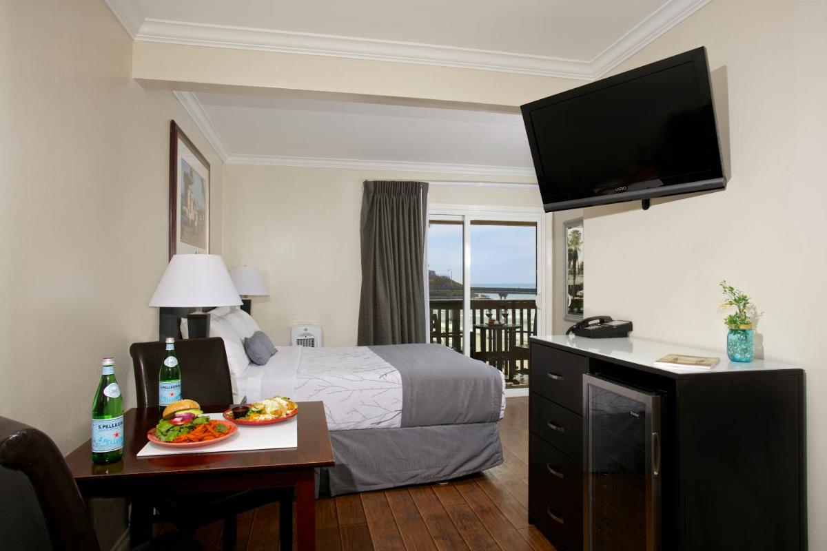 Ocean Beach Hotel - Housity