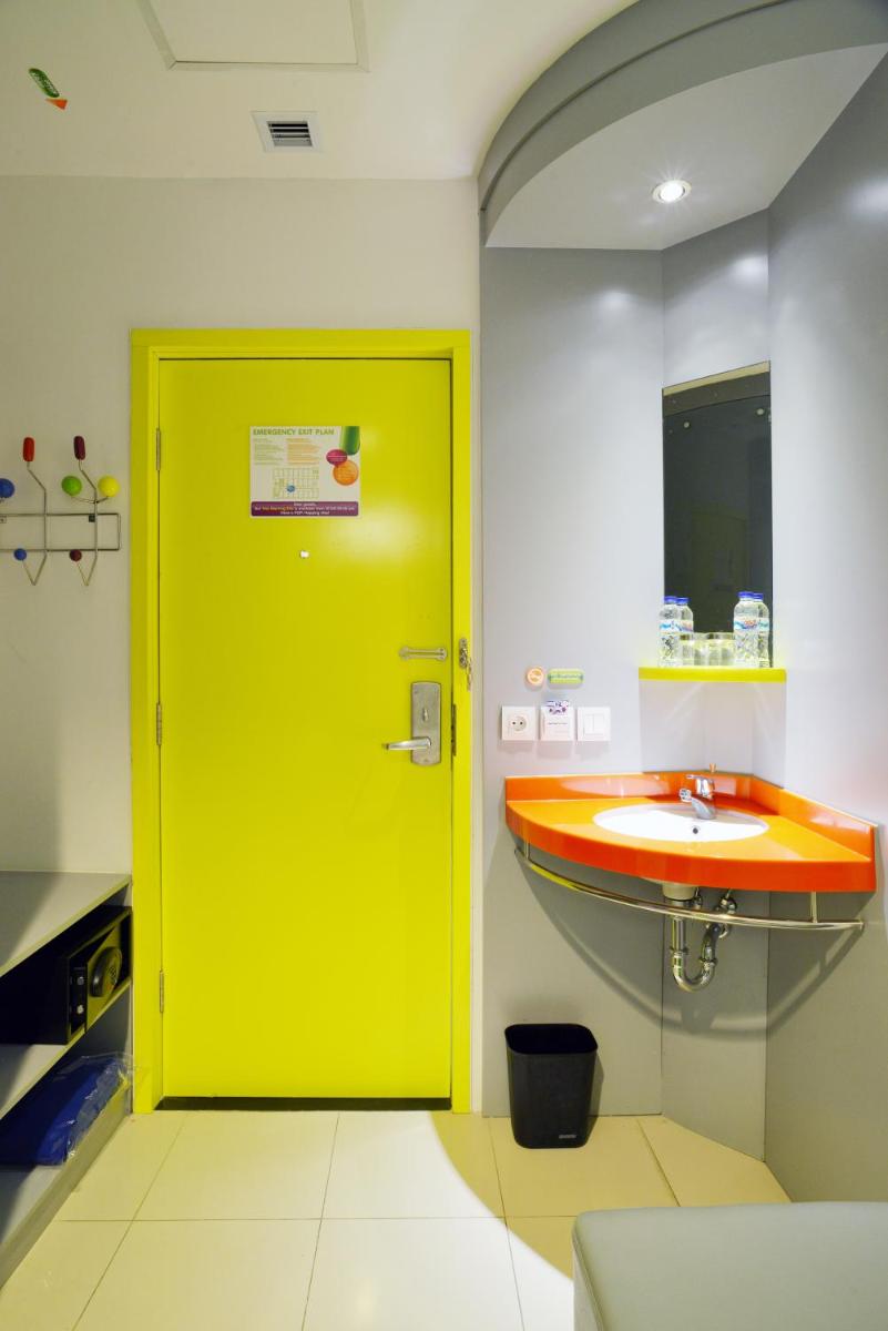POP! Hotel Tebet Jakarta - Housity