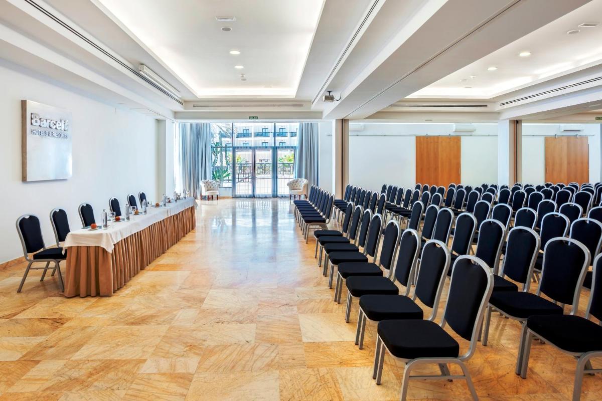 Zona business o sala de conferencias en Barceló Cabo de Gata