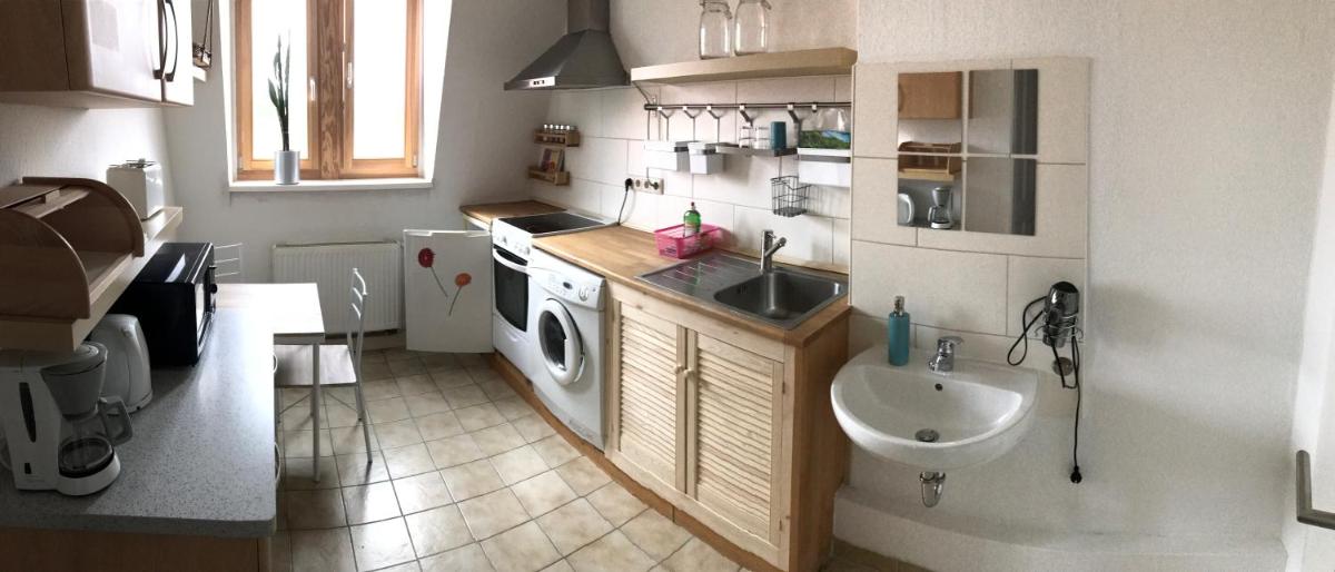 Klein Apartment mit 2 Ferienwohnungen - Housity